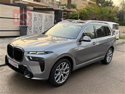 بی ئێم دەبڵیو X7